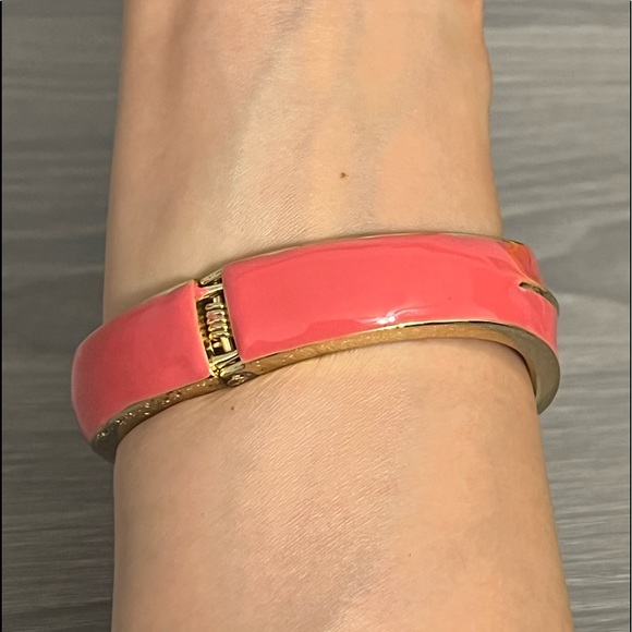 Vintage Gold and Enamel Hinged Bangle Bracelet, Flower, Coral, Boho - Picture 5 of 7